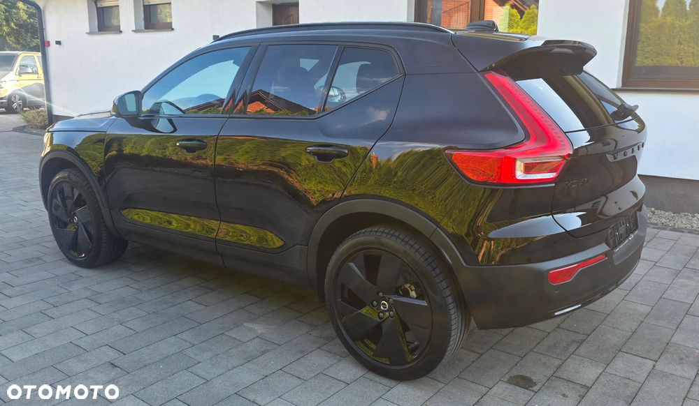 Volvo XC 40 B4 Plus Black Edition - 9