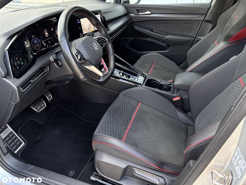 Volkswagen Golf - 11