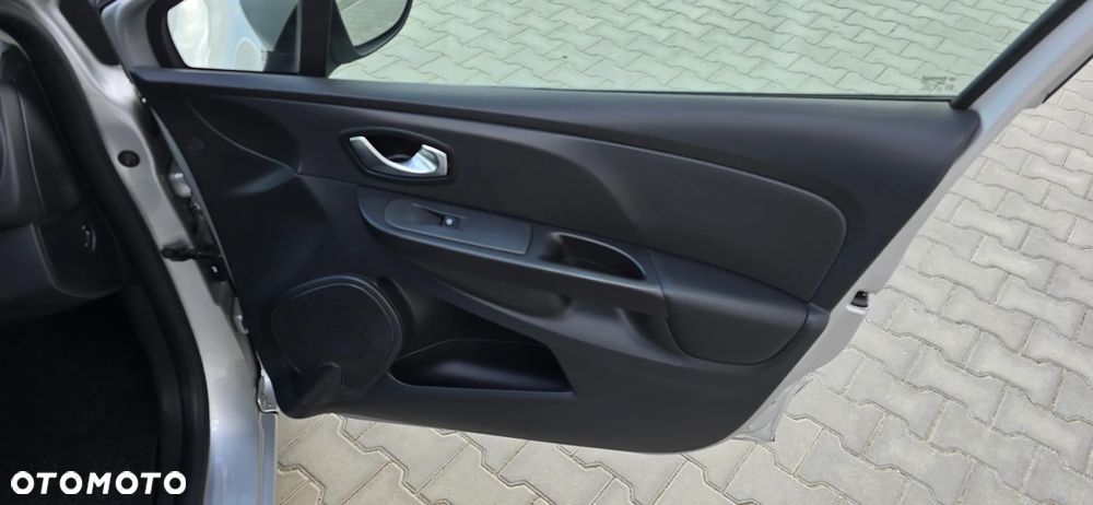 Renault Clio - 22