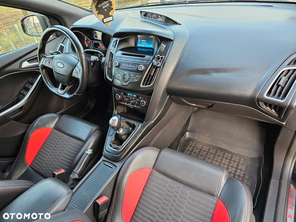 Ford Focus ST - 7