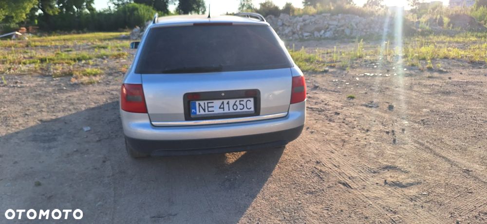 Audi A6 Avant 2.4 - 7