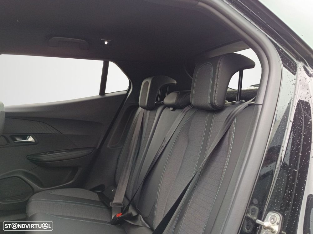 Peugeot 2008 1.5 BlueHDi Allure Pack EAT8 - 33