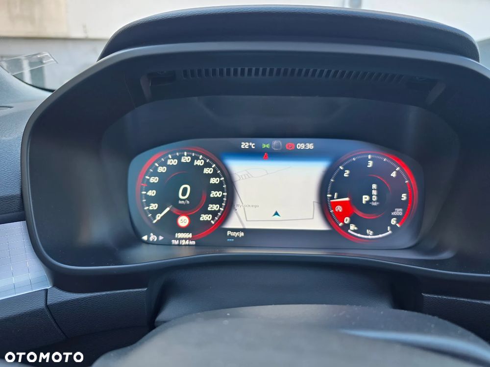 Volvo XC 40 D3 SCR Momentum - 21