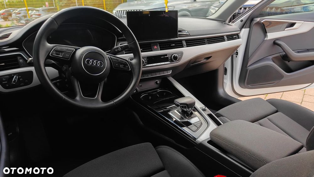 Audi A4 Limousine - 10
