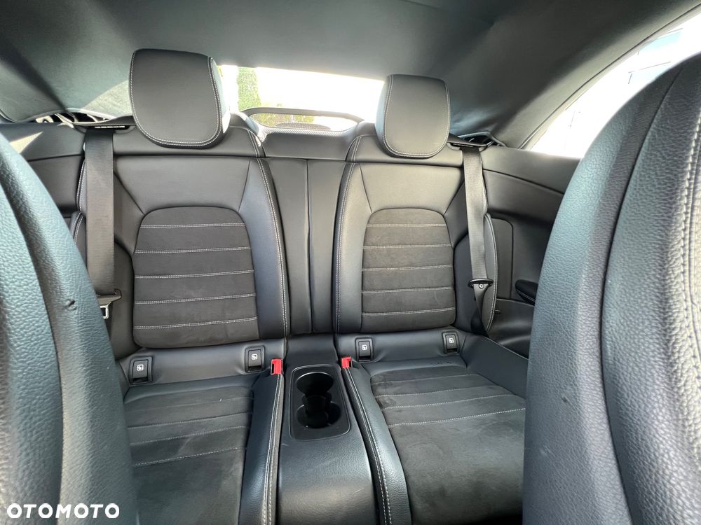 Mercedes-Benz Klasa C 200 9G-TRONIC AMG Line - 15