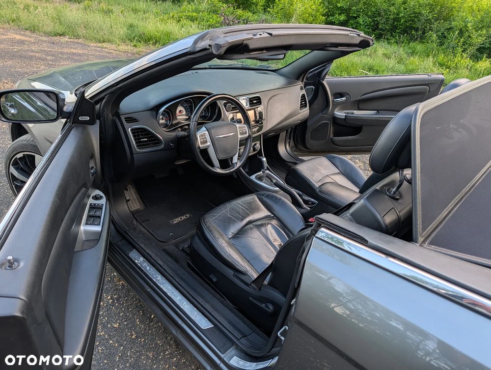 Chrysler 200 - 29