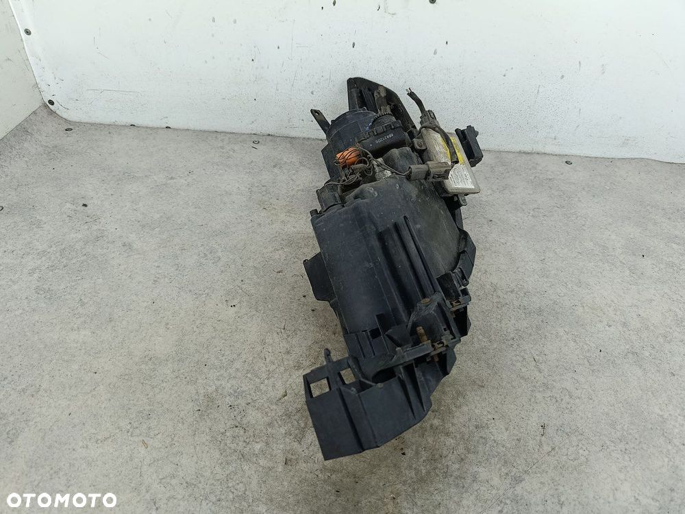 LAMPA PRZÓD PRAWA XENON MAZDA 5 I C235-51030 P5117R  STANLEY - 12