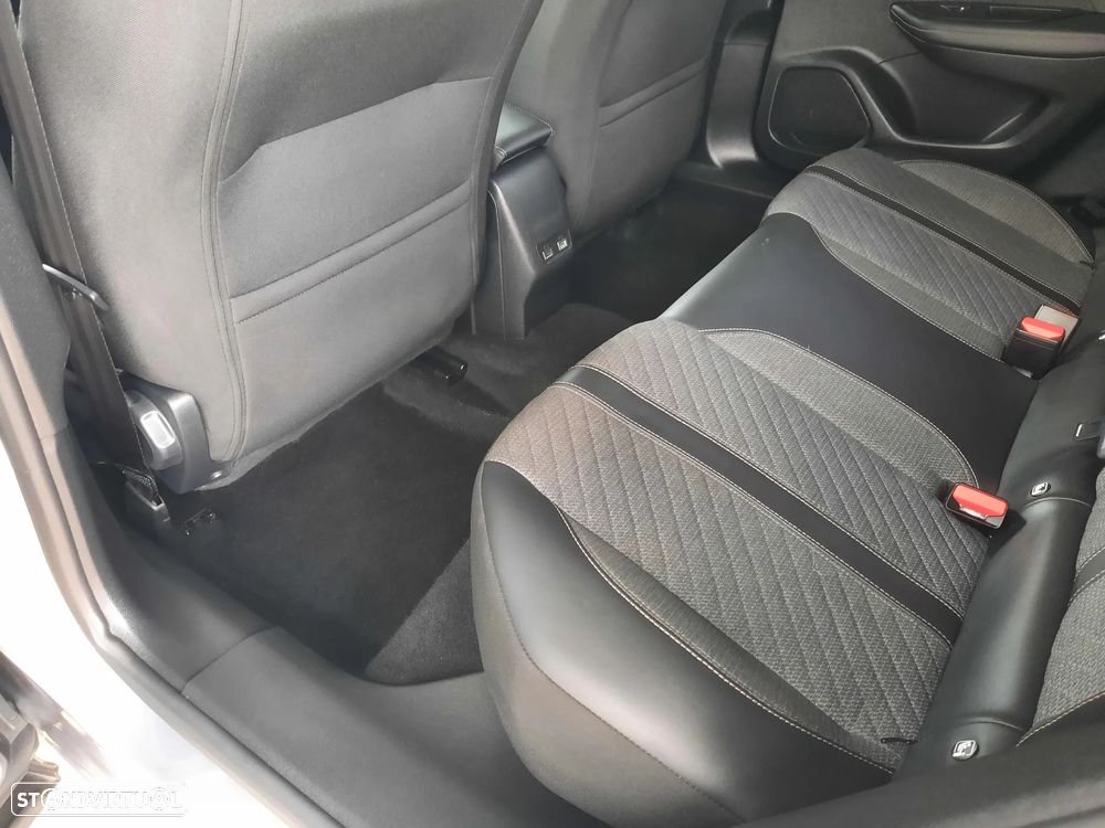 Peugeot e-2008 54 kWh Allure - 26