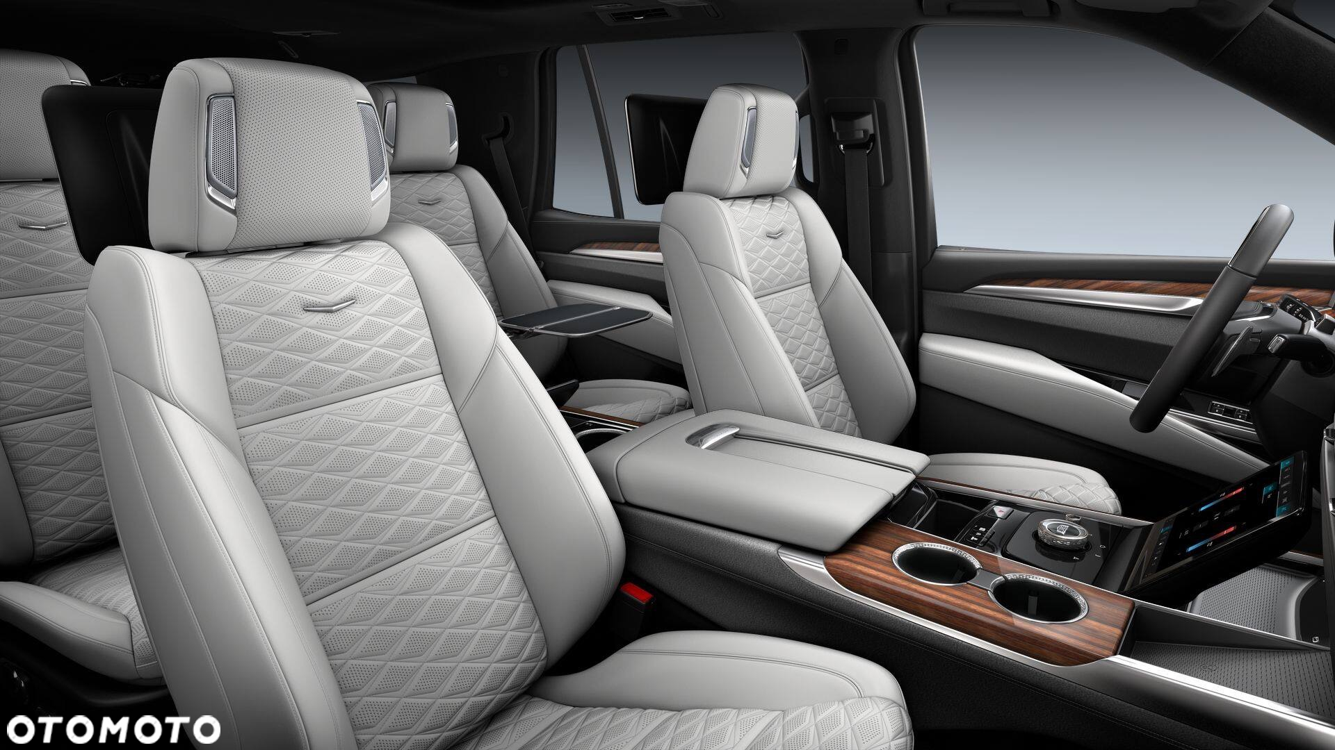 Cadillac Escalade - 19