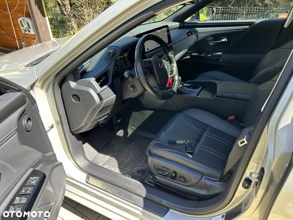 Lexus ES 300h Prestige - 17