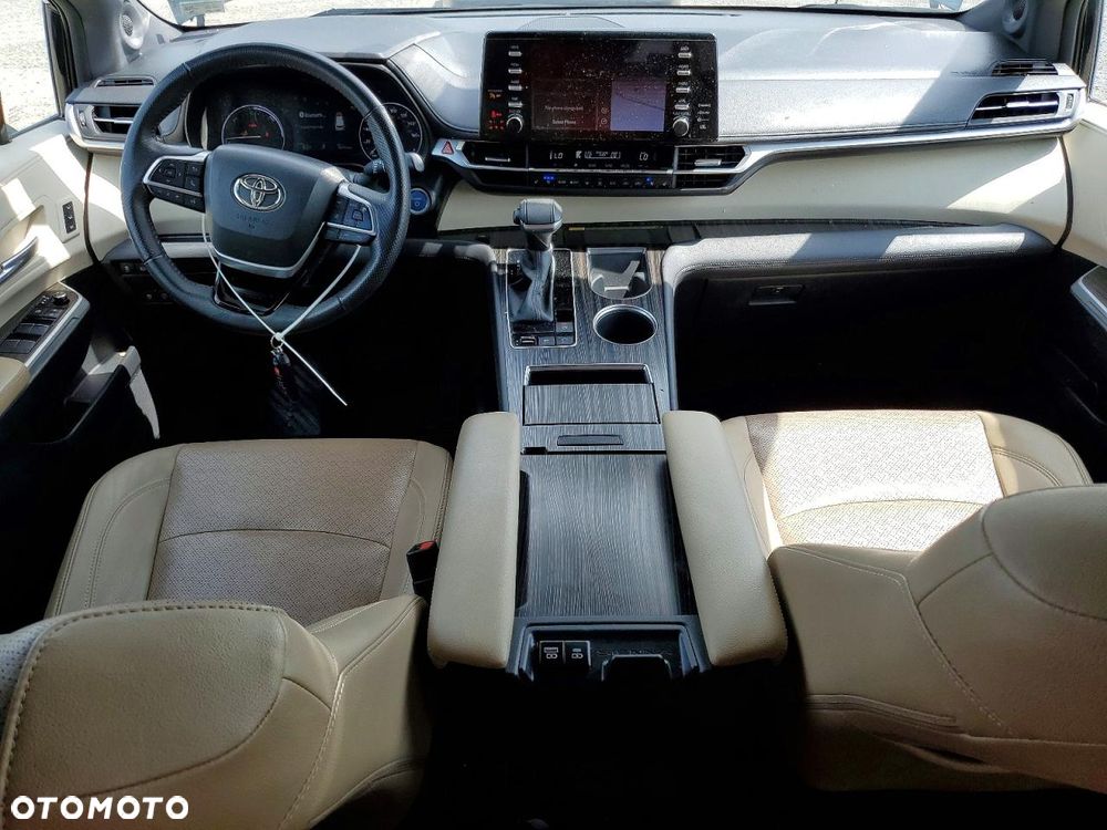 Toyota Sienna - 10