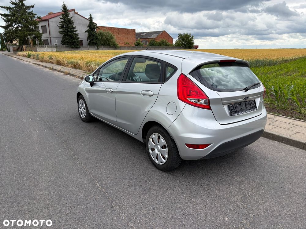 Ford Fiesta 1.25 Ambiente - 2