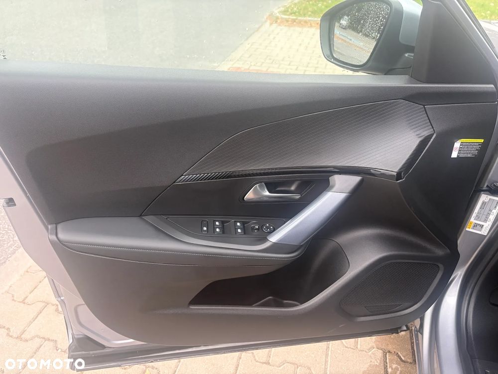 Peugeot 2008 PureTech 130 EAT8 Allure - 16