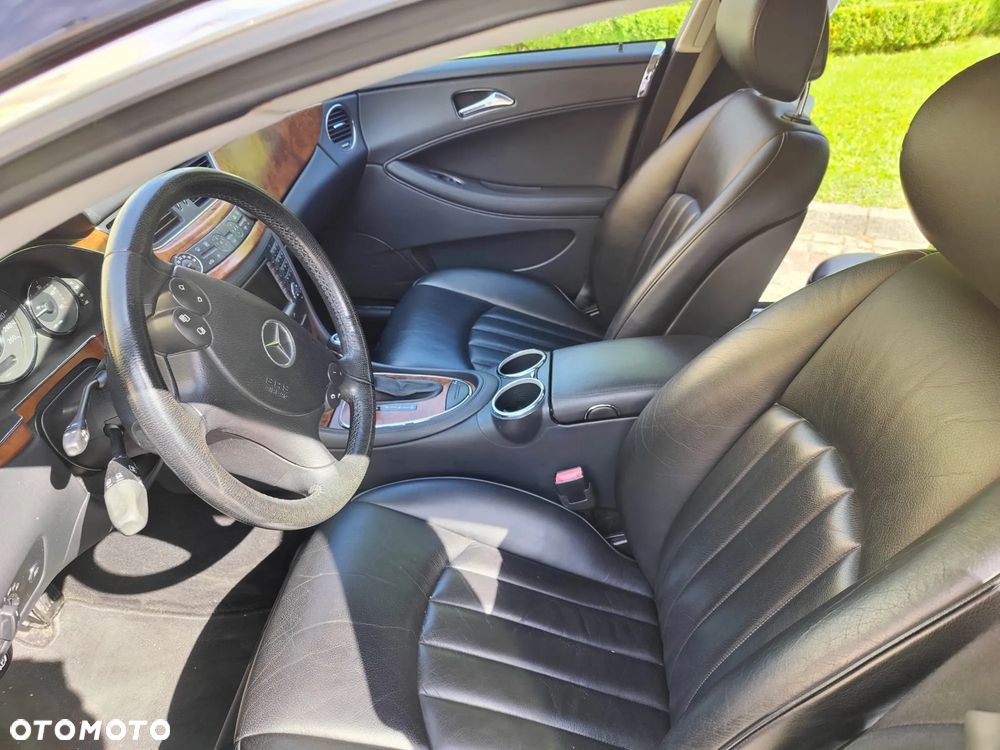 Mercedes-Benz CLS - 6