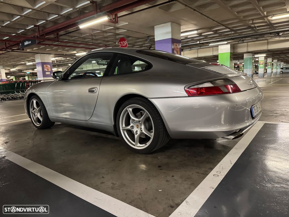 Porsche 911 (996) Carrera 4 - 12