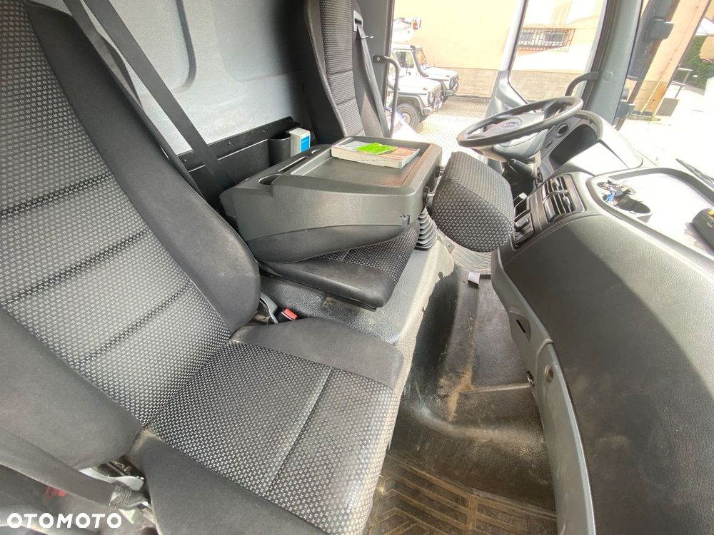 Versalift Atego 1226 Af 4X4 + Pojízdná Dílna - 15