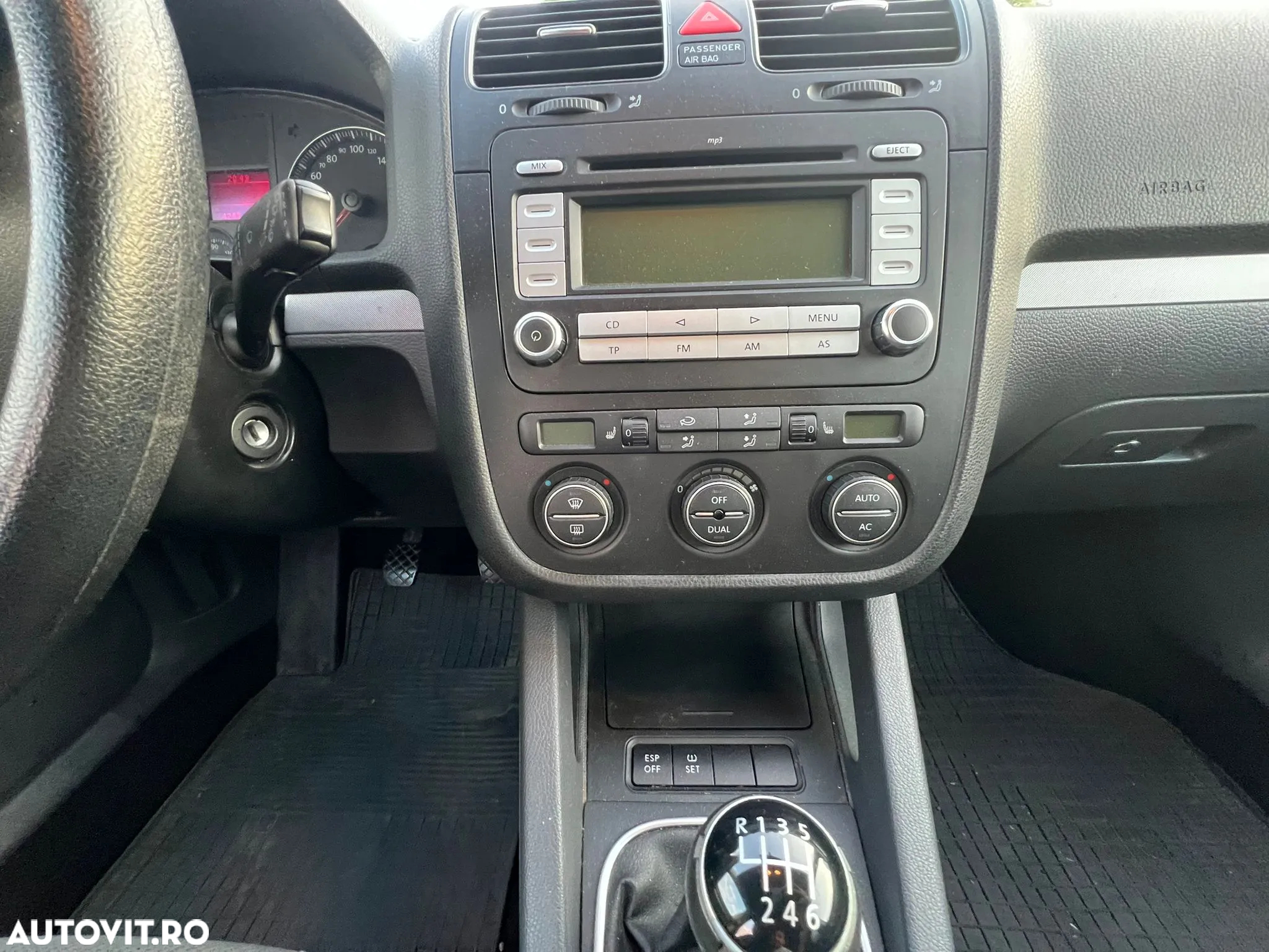 Volkswagen Golf - 10