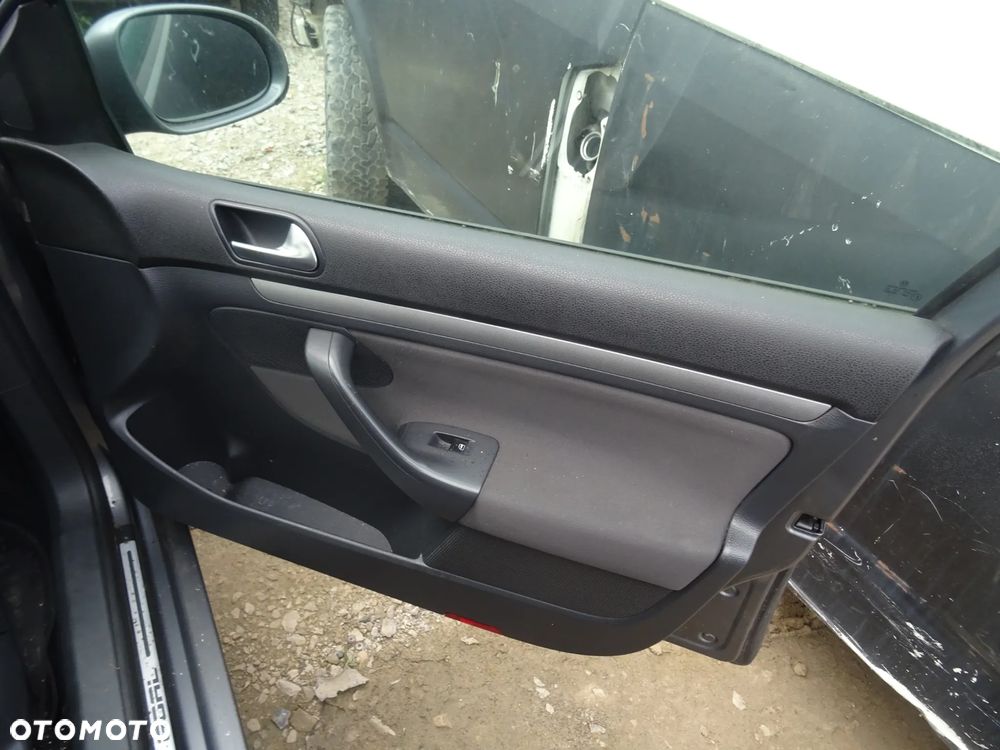 VW Golf 5 2006 na części zderzak maska drzwi klapa błotnik - 7