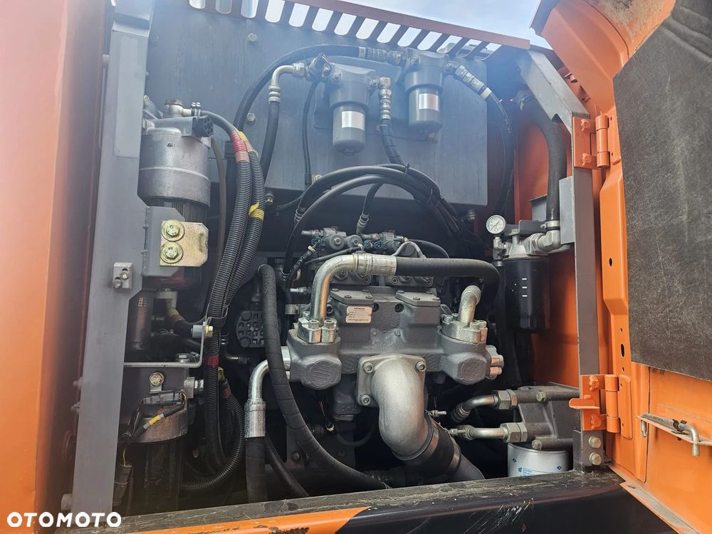 Hitachi ZX140W-5B - 12