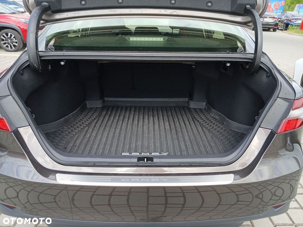 Toyota Camry 2.5 Hybrid Comfort CVT - 13