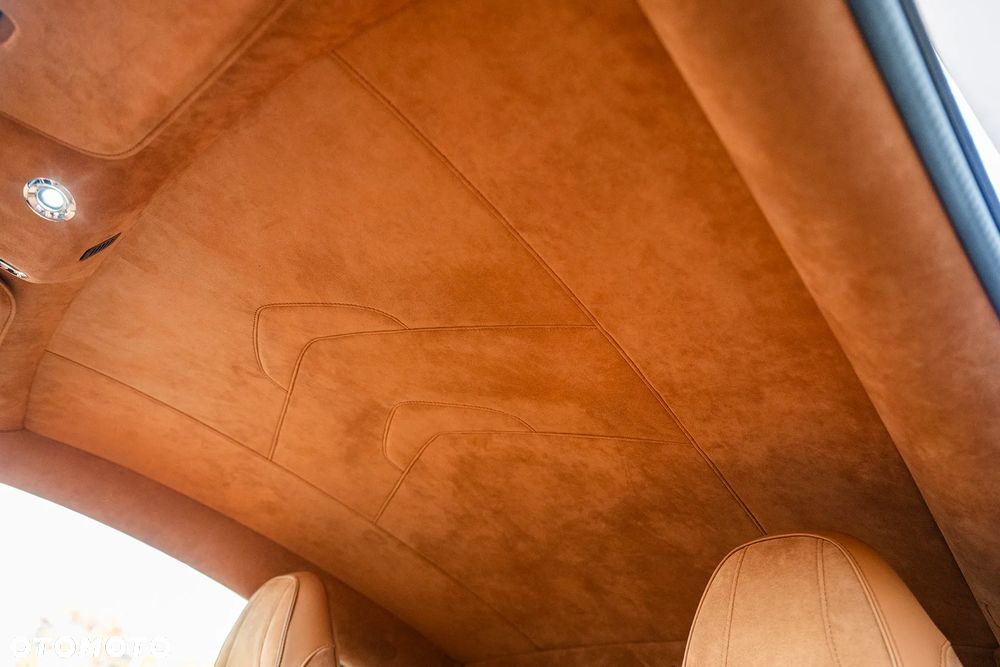 Aston Martin DBS - 34