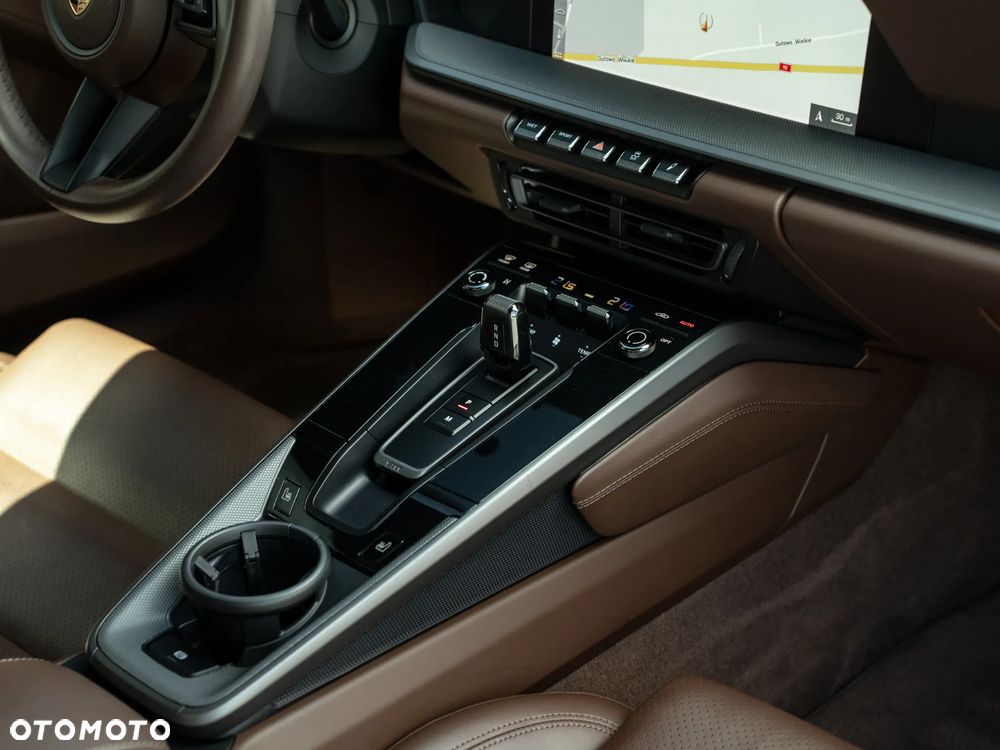 Porsche 911 Carrera 4S - 16