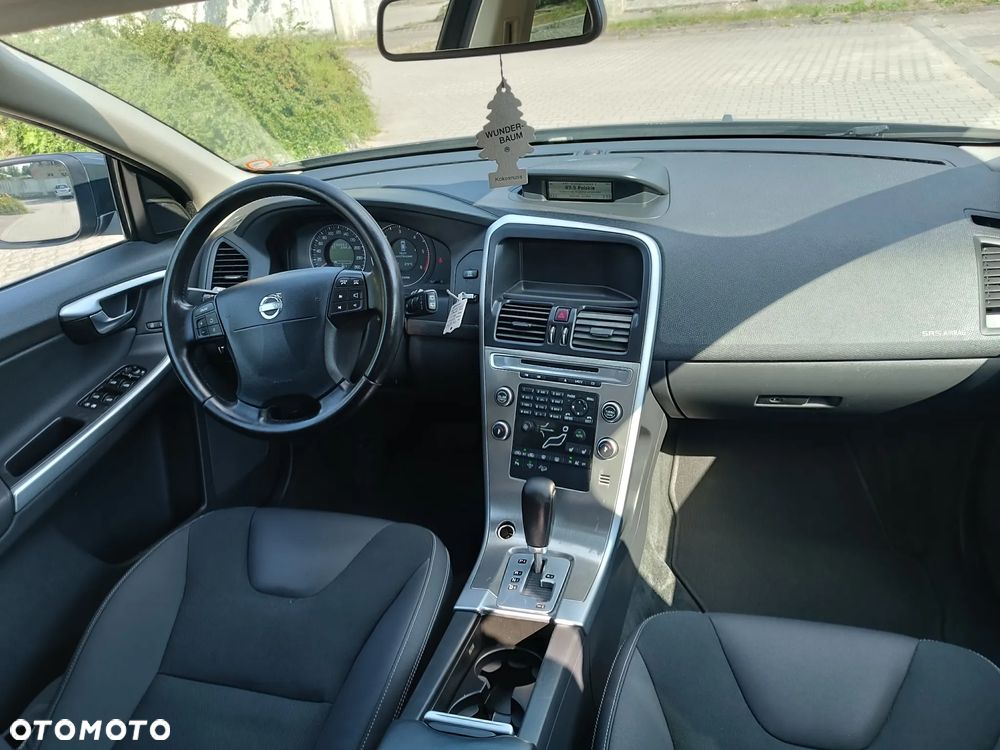 Volvo XC 60 2.4D AWD Momentum - 16