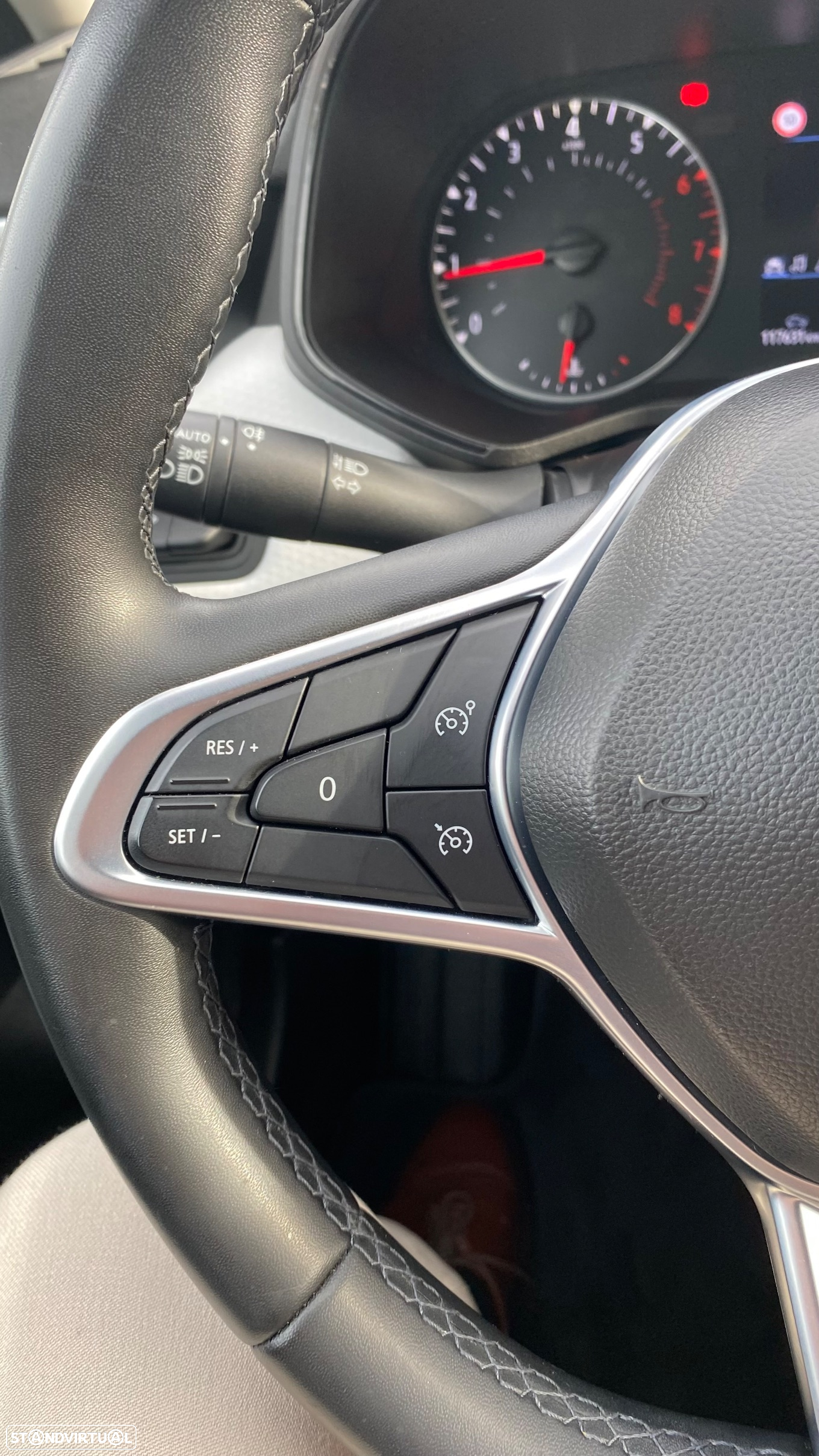 Renault Clio 1.0 TCe Limited Bi-Fuel - 28