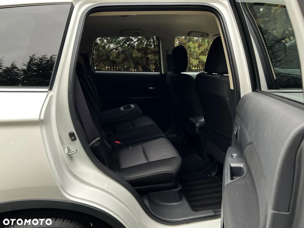 Mitsubishi Outlander 2.0 2WD Edition 100 - 23