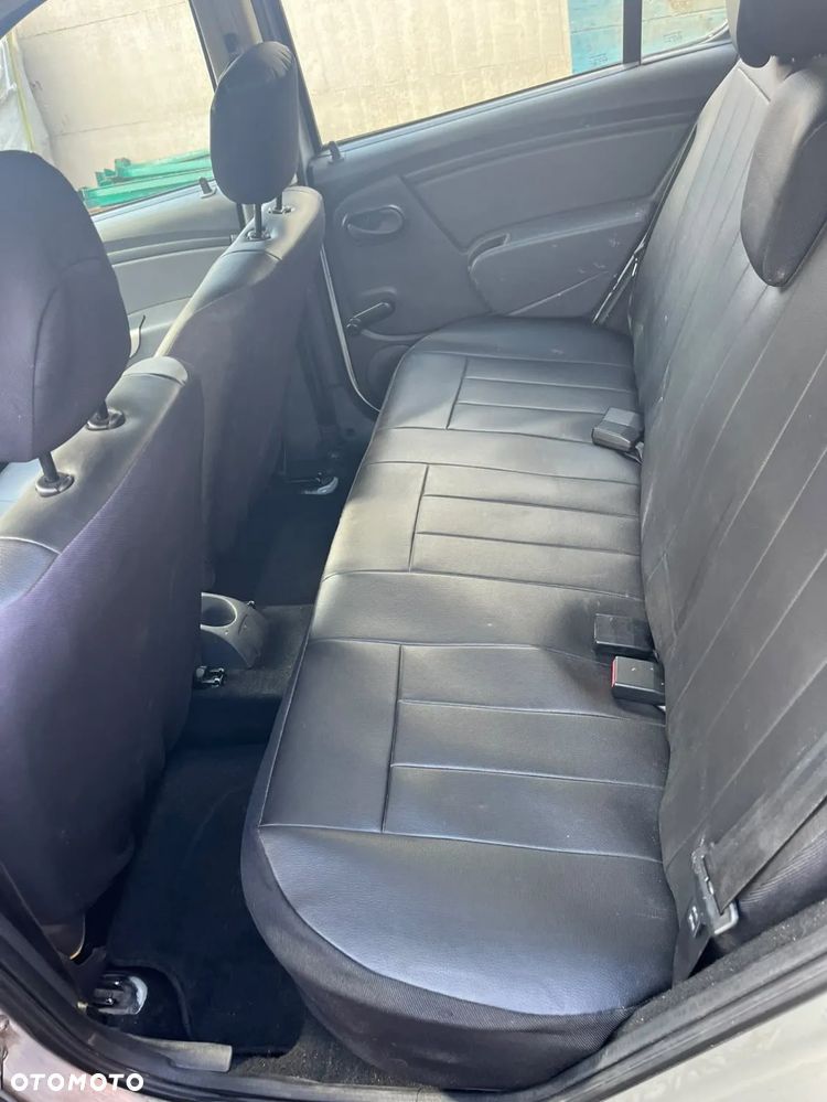 Dacia Sandero 1.4 MPI Laureate - 8