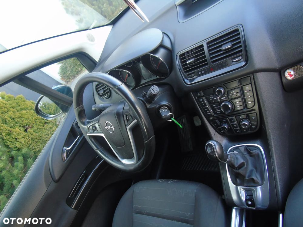 Opel Meriva - 12