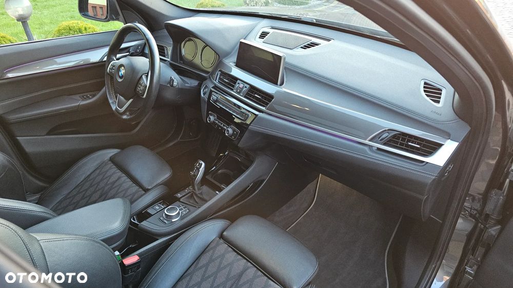BMW X1 xDrive18d - 13