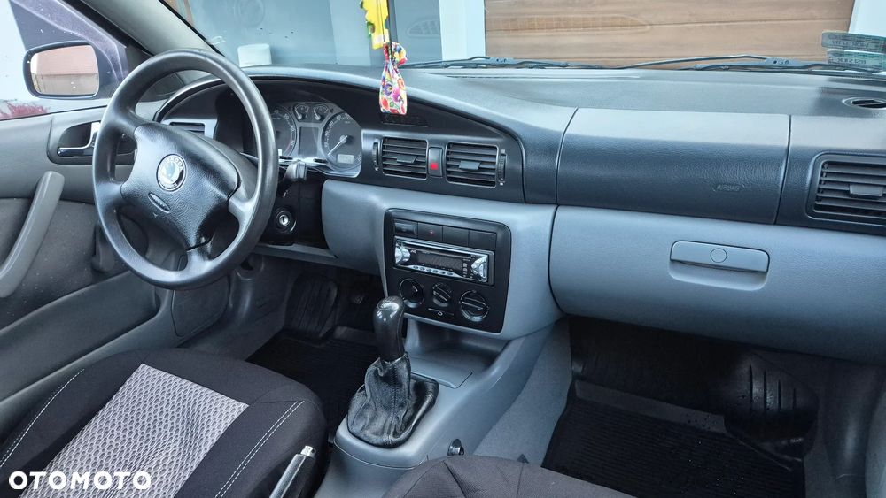 Skoda Octavia 1.6 Classic - 5