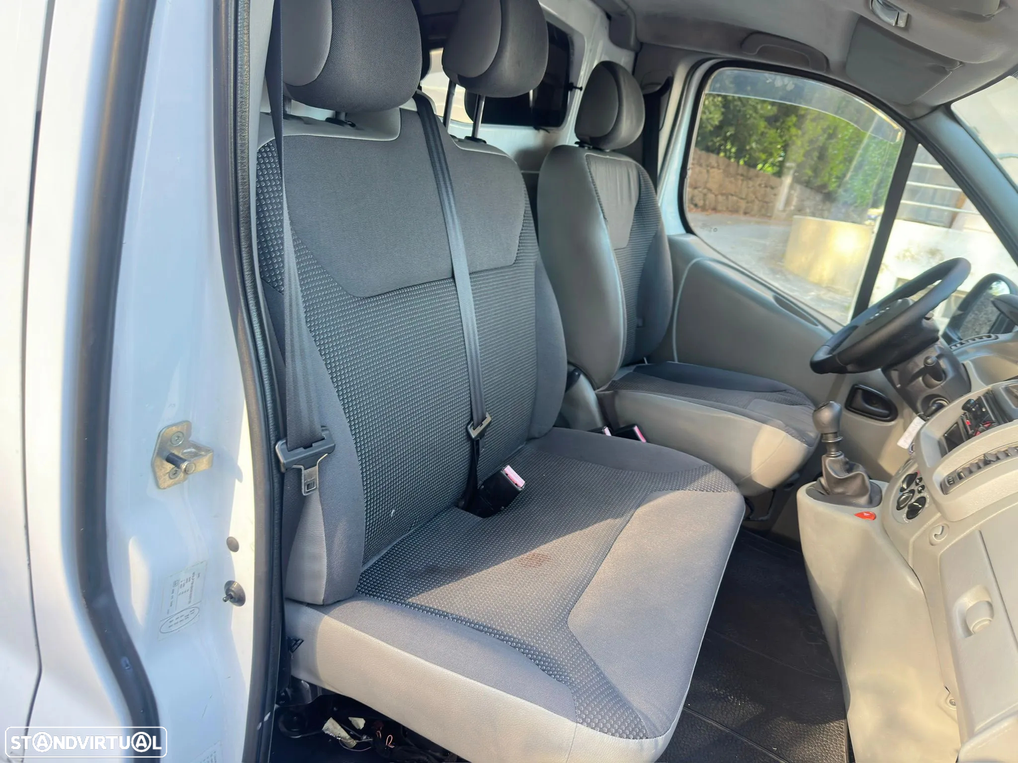Opel VIVARO L2H1 2.9 T - 6