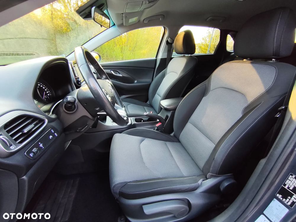 Hyundai i30 1.4 Intro Edition - 24