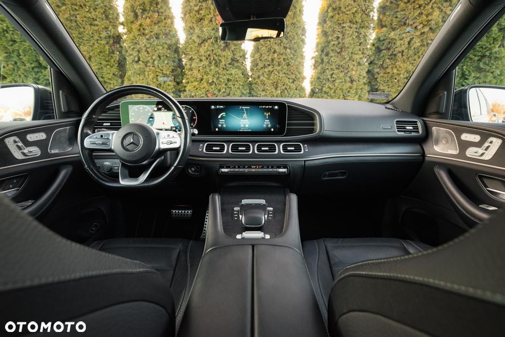 Mercedes-Benz GLS - 11
