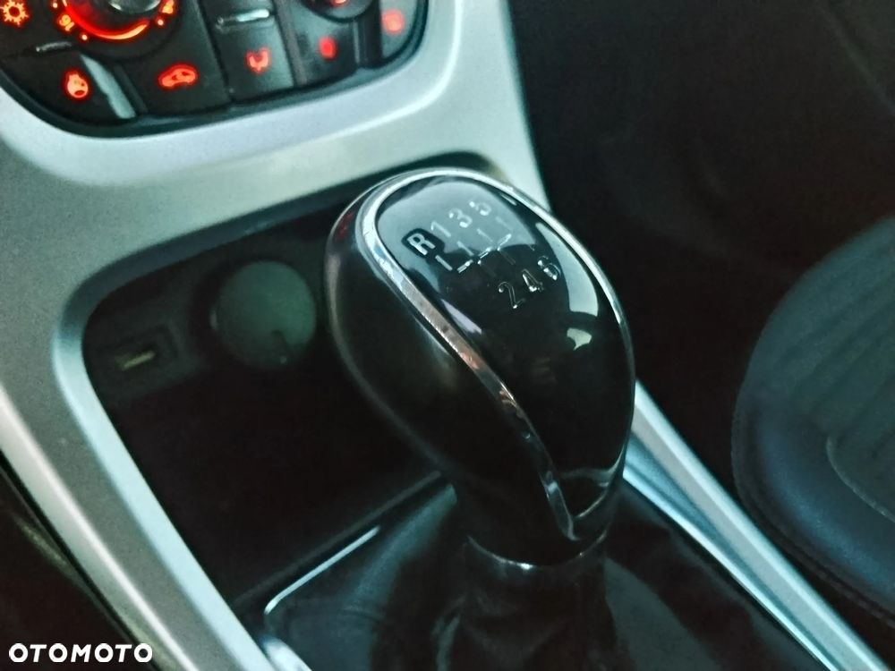 Opel Astra 1.4 T Cosmo - 27