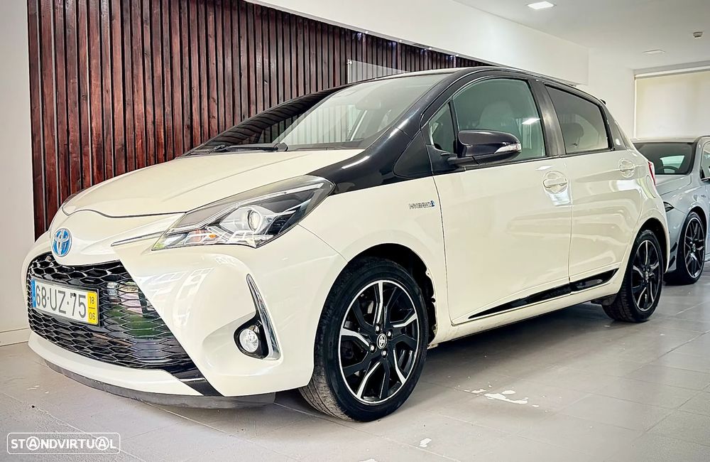Toyota Yaris 1.5 HSD Square Collec.White - 2