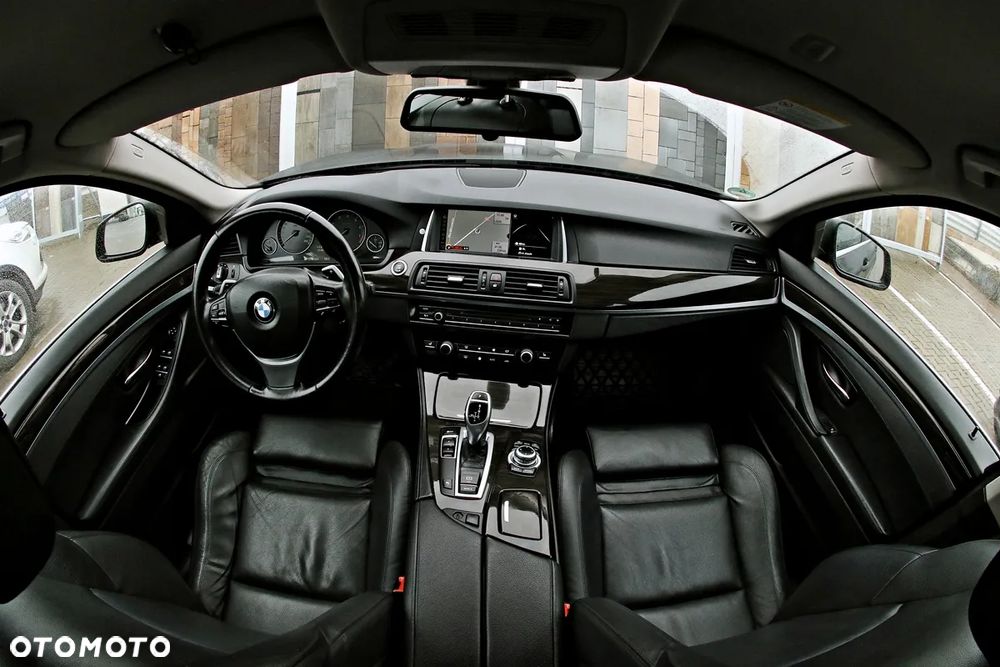 BMW Seria 5 528i - 10