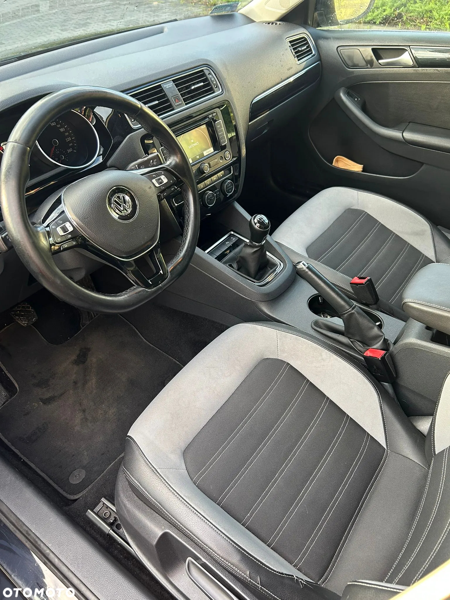 Volkswagen Jetta - 5