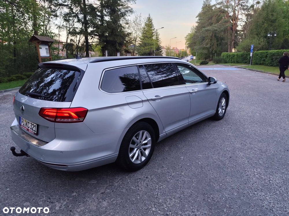 Volkswagen Passat 2.0 TDI (BlueMotion Technology) DSG Comfortline - 27