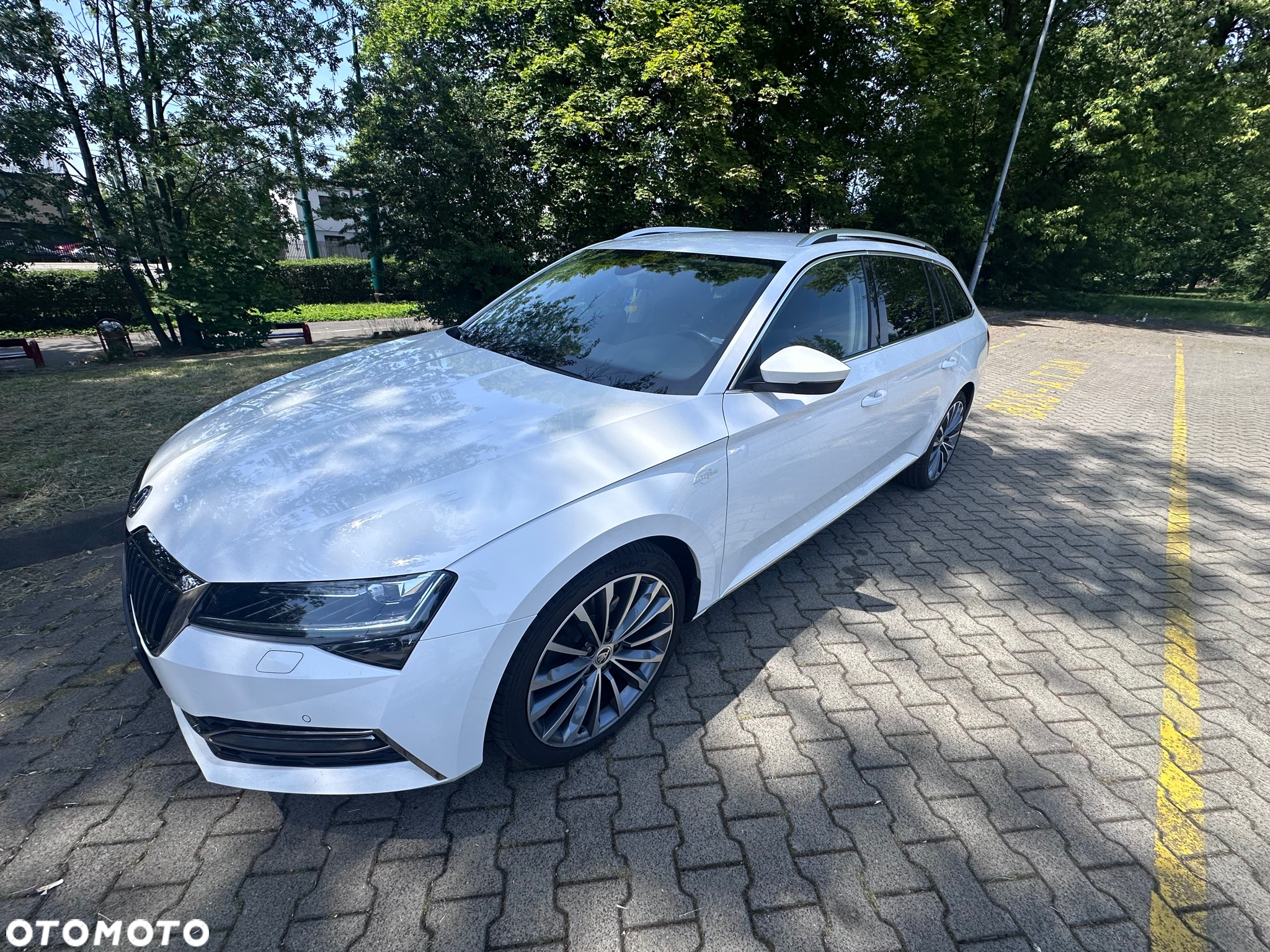 Skoda Superb 2.0 TDI L&K DSG - 4