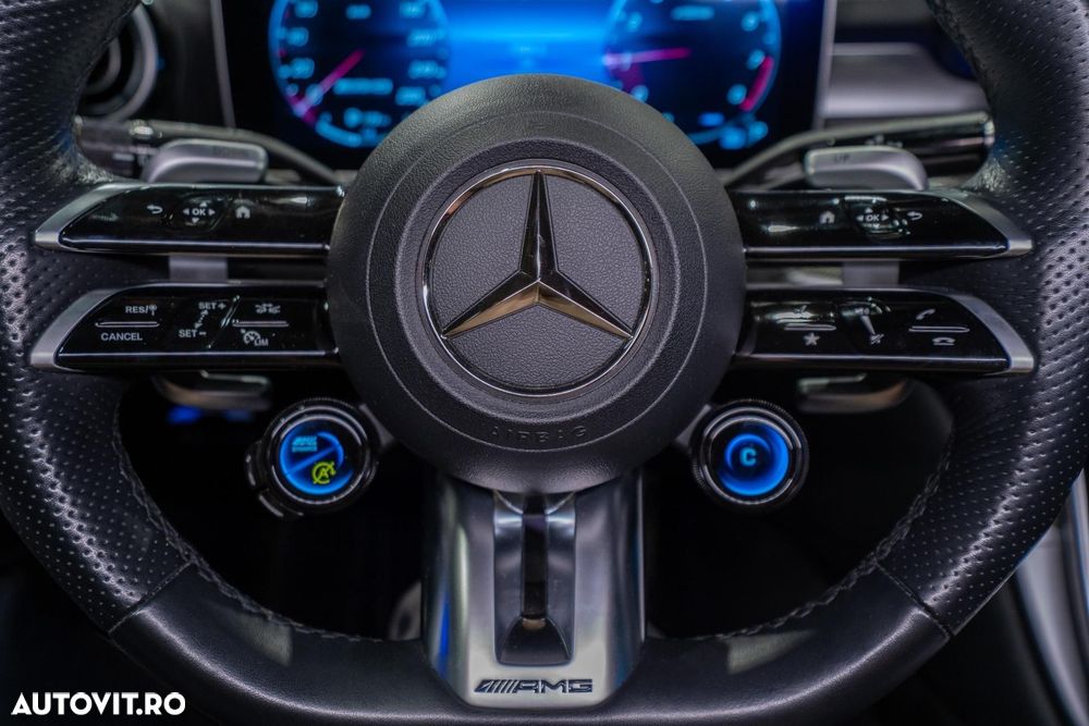 Mercedes-Benz C - 32