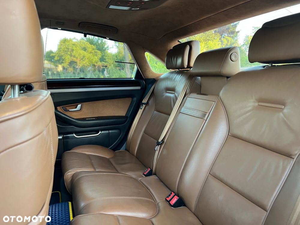 Audi A8 6.0 W12 Quattro - 22