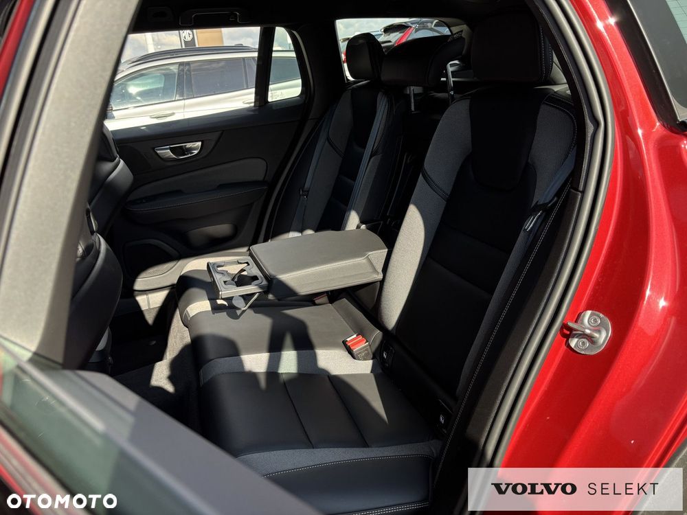 Volvo V60 Cross Country - 27