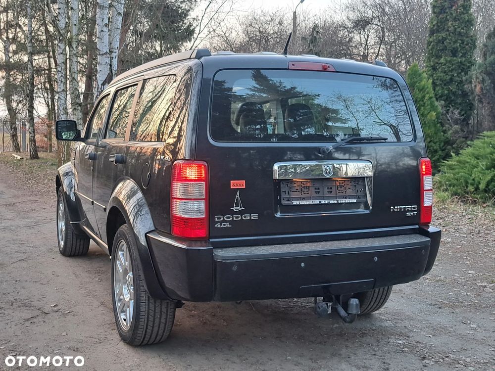 Dodge Nitro 4.0 V6 RT - 17