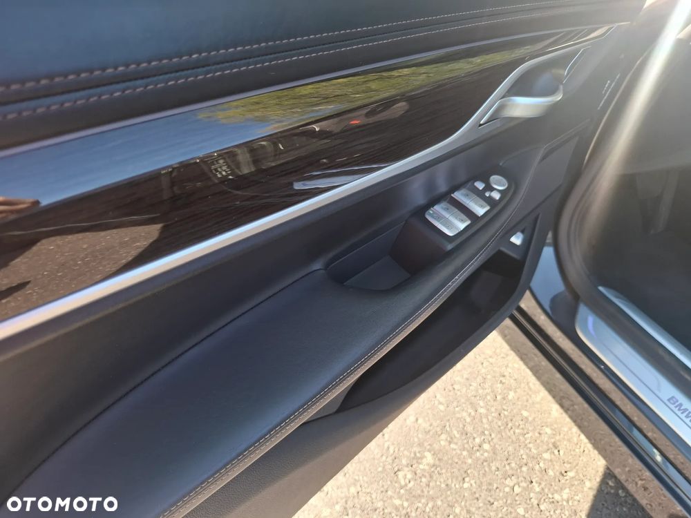 BMW Seria 7 - 9
