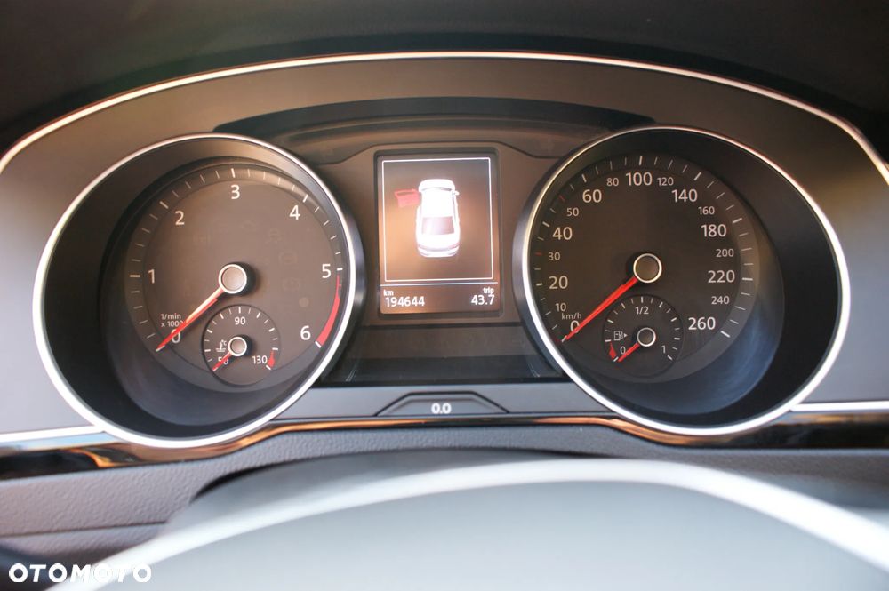 Volkswagen Passat 2.0 TDI BMT 4Mot Highline DSG - 11