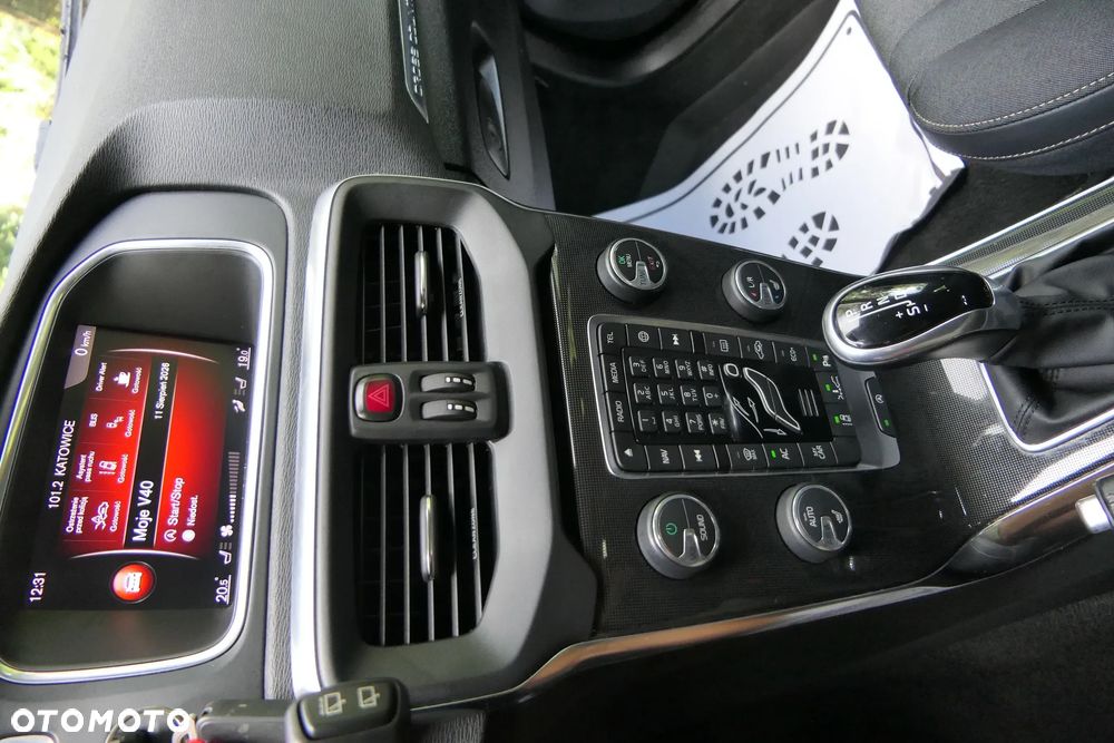 Volvo V40 Cross Country D3 Geartronic Momentum - 22