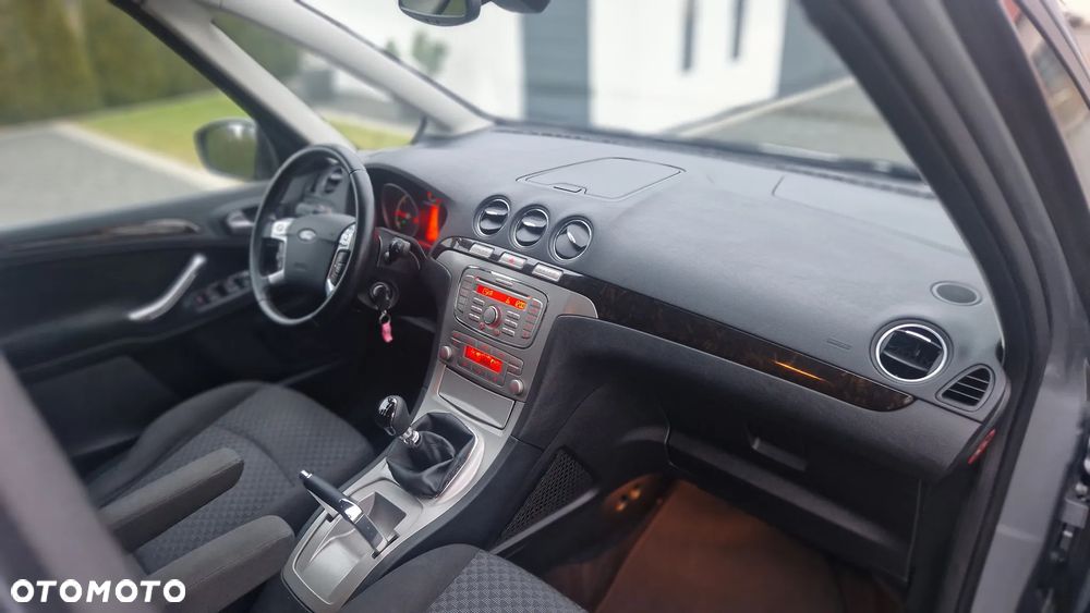 Ford Galaxy 2.0 TDCi Ghia - 8